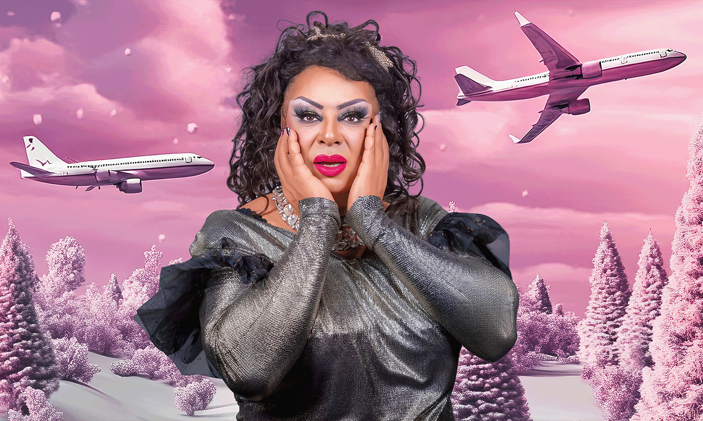 Eine Person mit glamourösem Make-up und glitzerndem Outfit steht mit den Händen vor dem Gesicht vor einer rosafarbenen Schneelandschaft, im Hintergrund schweben anmutig zwei Flugzeuge der Fluggesellschaft Pan Am.
